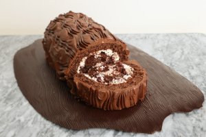 Yule Logs and Holiday Flavours for a Magical Christmas